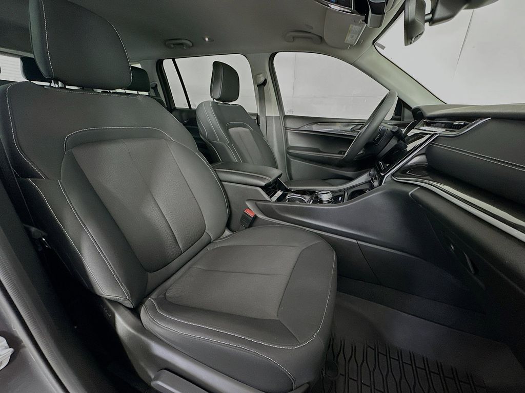 Thumbnail: 2022 Jeep Grand Cherokee L - 12