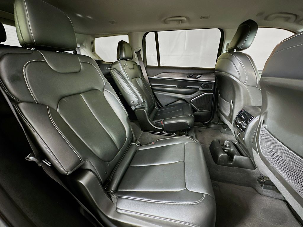 Thumbnail: 2022 Jeep Grand Cherokee L - 34