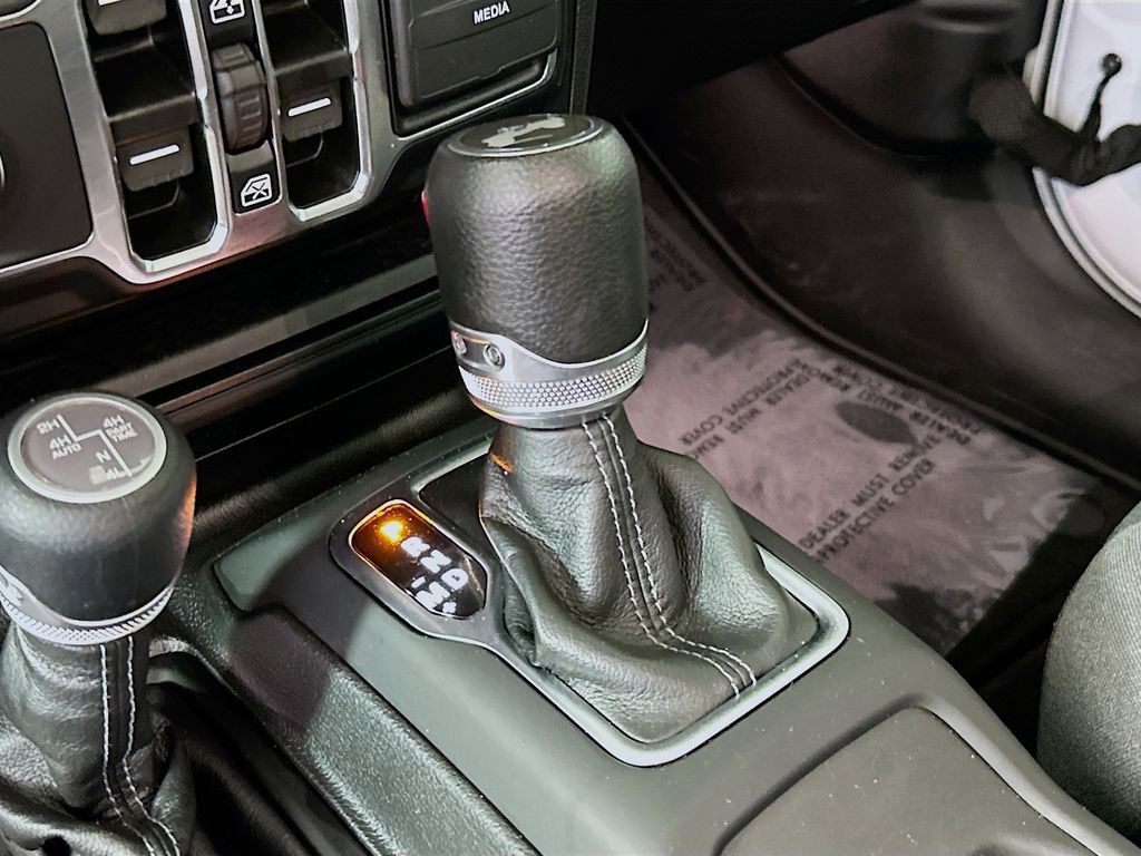 Thumbnail: 2024 Jeep Wrangler - 16