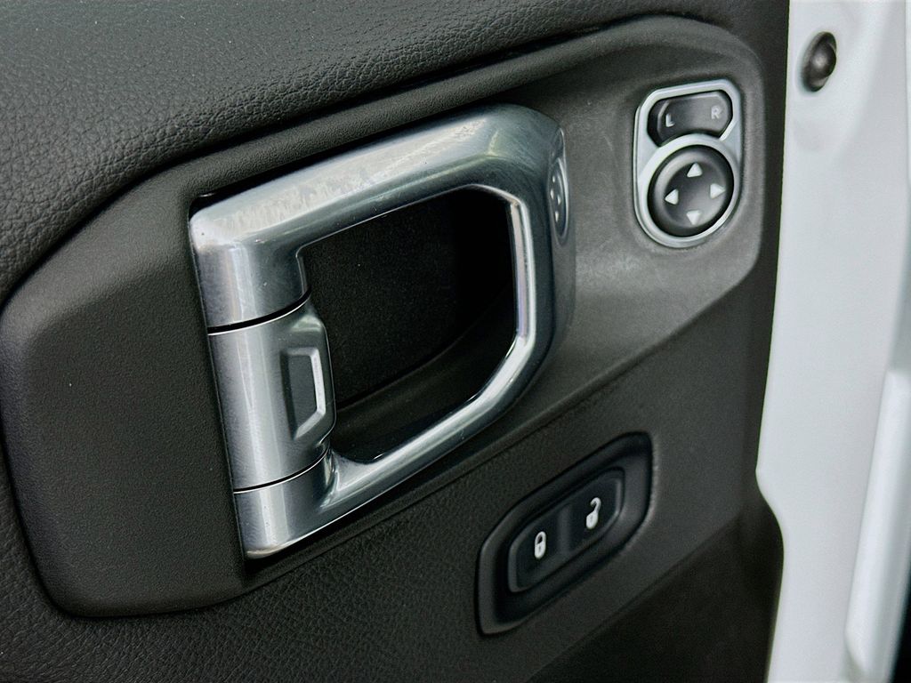 Thumbnail: 2024 Jeep Wrangler - 29