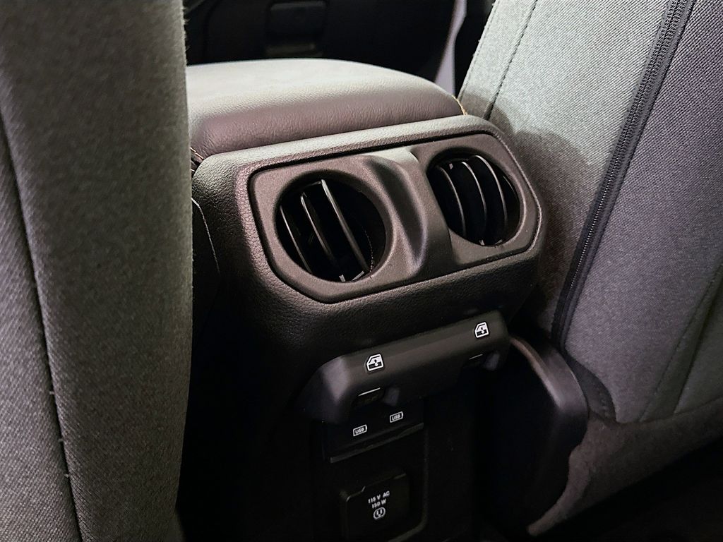 Thumbnail: 2024 Jeep Wrangler - 22