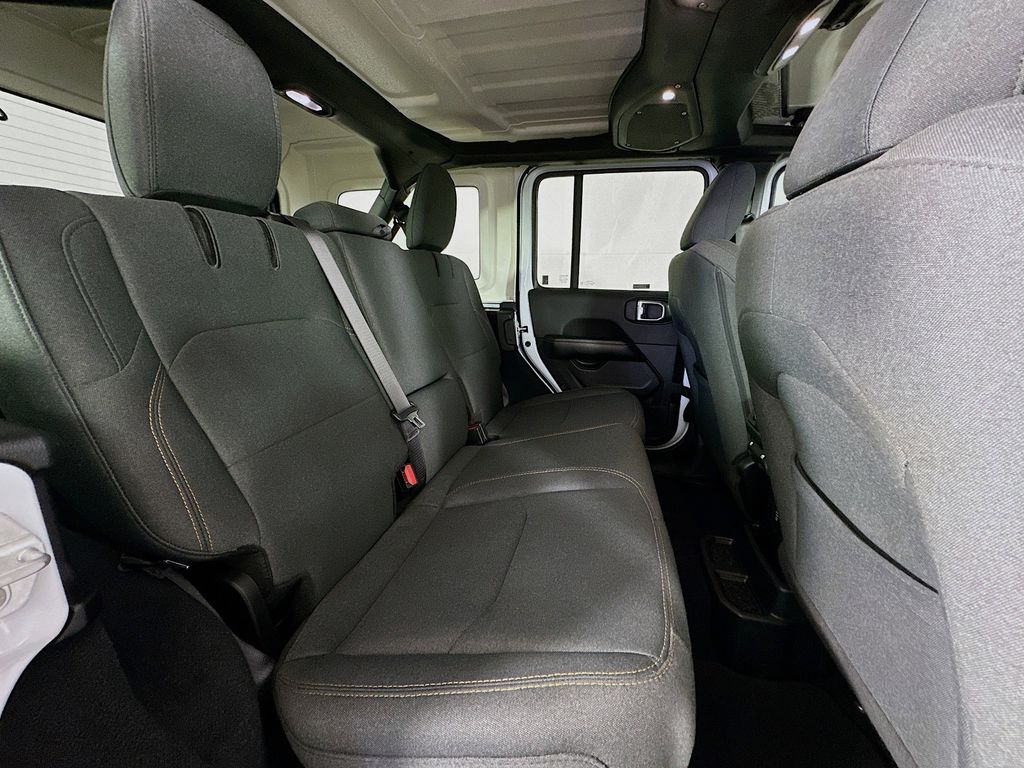 Thumbnail: 2024 Jeep Wrangler - 31