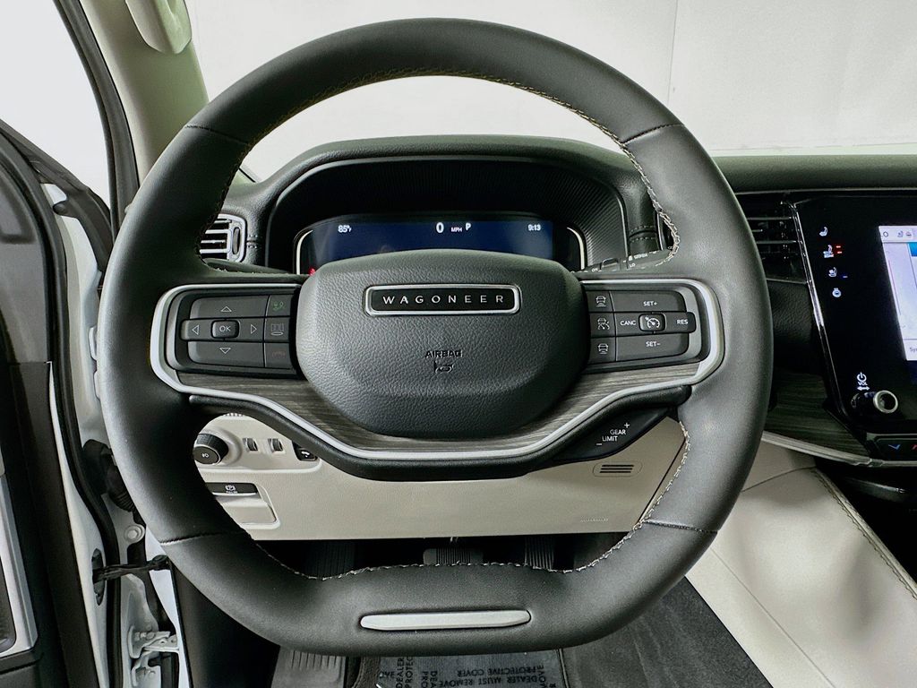 Thumbnail: 2023 Jeep Wagoneer - 15