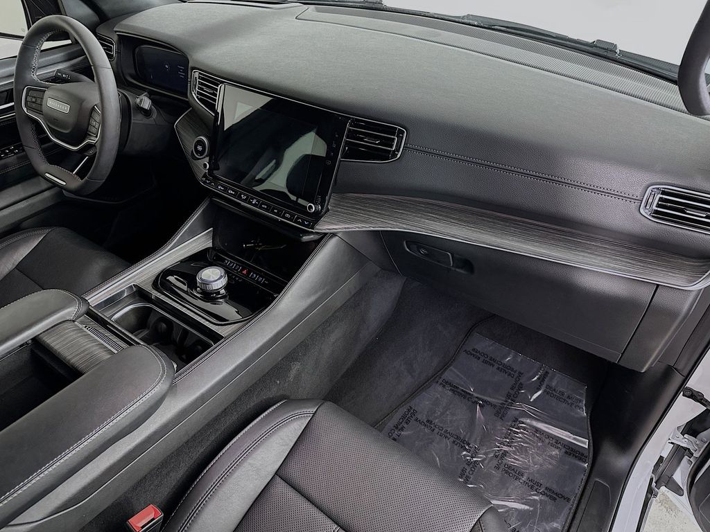 Thumbnail: 2023 Jeep Wagoneer - 35