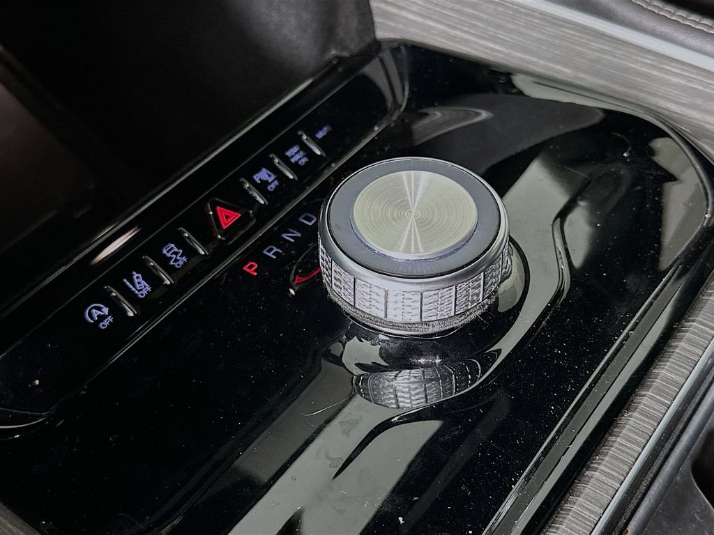 Thumbnail: 2023 Jeep Wagoneer - 23