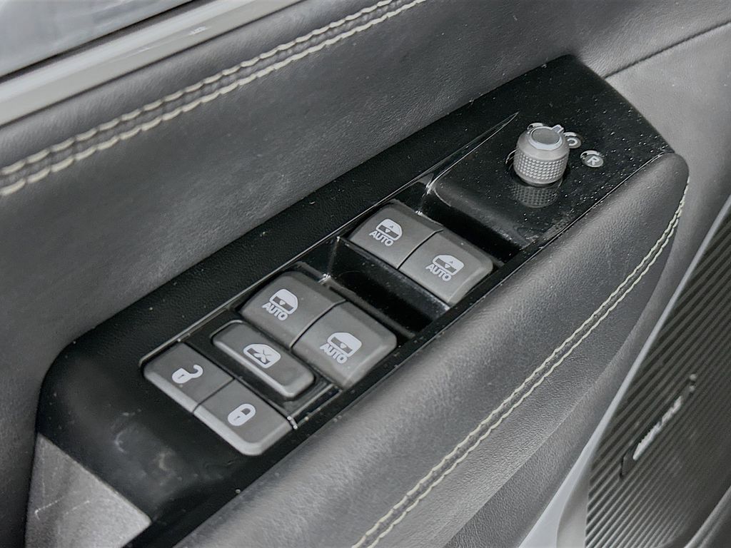 Thumbnail: 2023 Jeep Wagoneer - 30