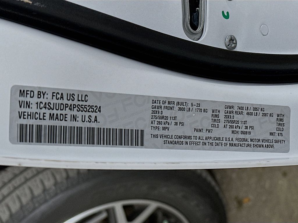 Thumbnail: 2023 Jeep Wagoneer - 20