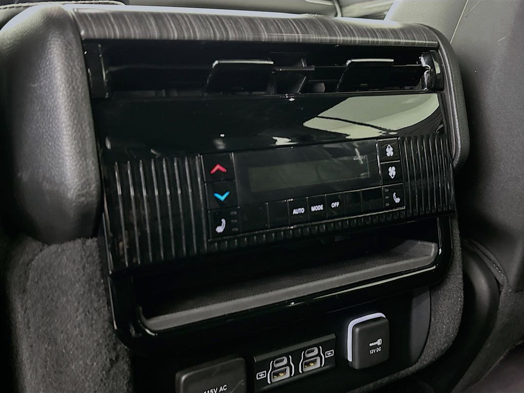 Thumbnail: 2023 Jeep Wagoneer - 16