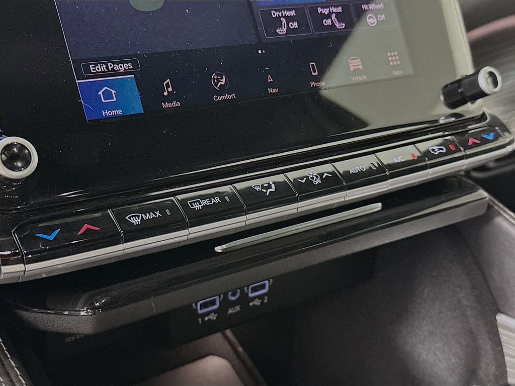 Thumbnail: 2023 Jeep Wagoneer - 22