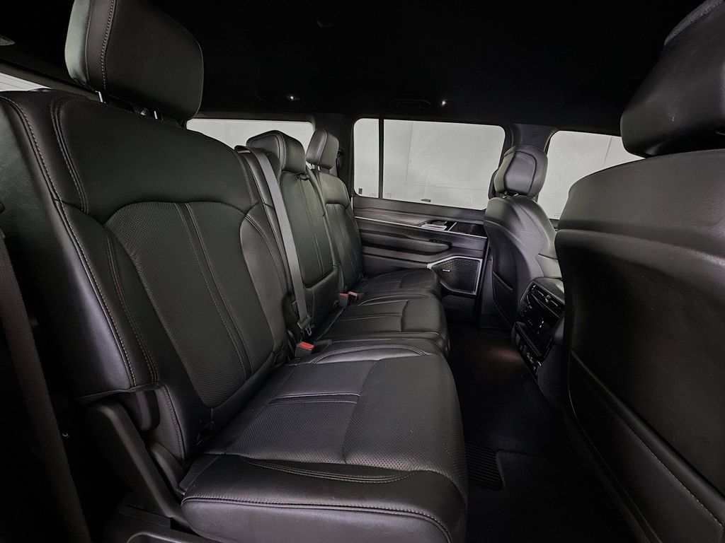 Thumbnail: 2023 Jeep Wagoneer - 34