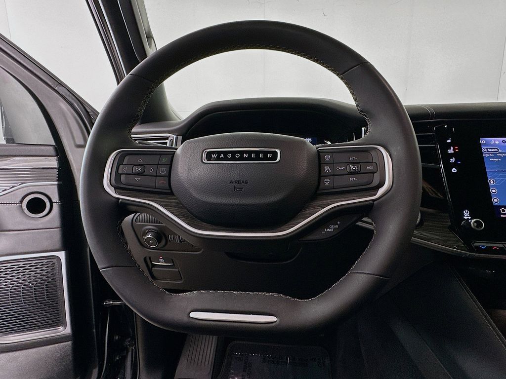 Thumbnail: 2022 Jeep Wagoneer - 14
