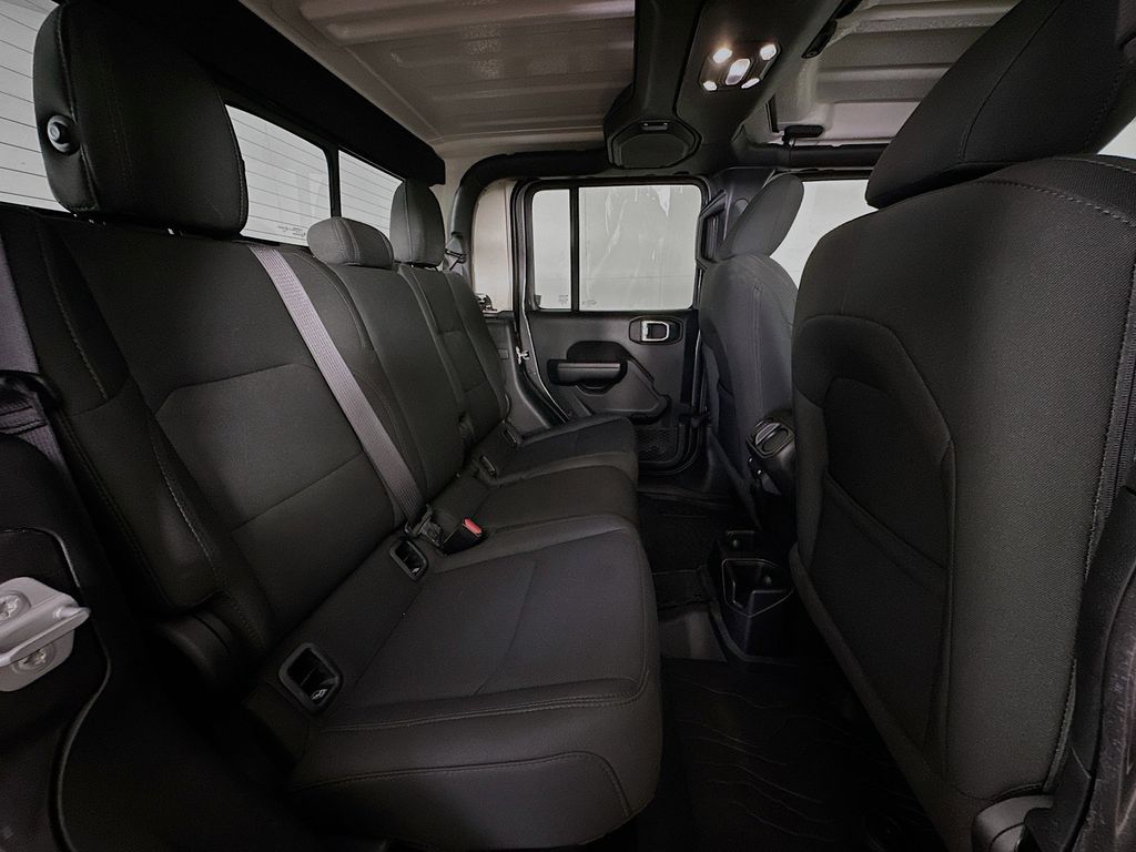 Thumbnail: 2021 Jeep Gladiator - 30