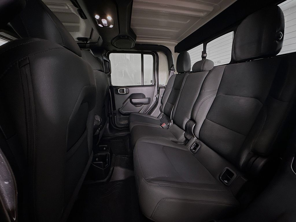 Thumbnail: 2021 Jeep Gladiator - 13