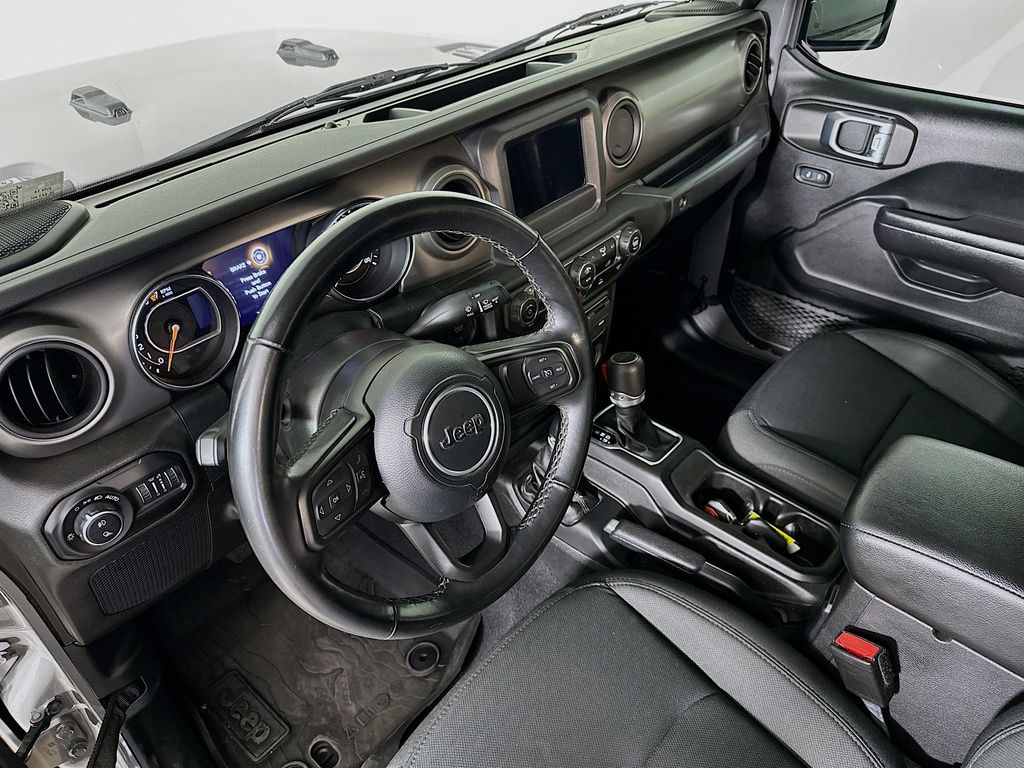 Image 3 of 2021 Jeep Gladiator