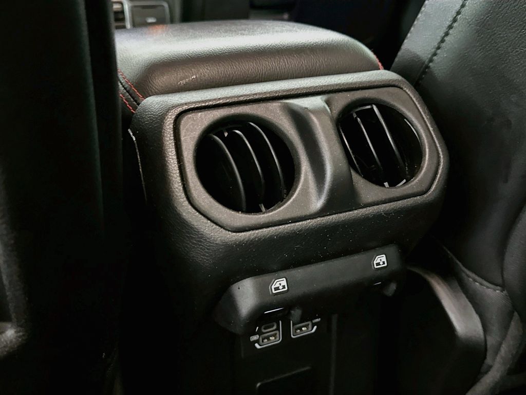 Thumbnail: 2022 Jeep Gladiator - 22