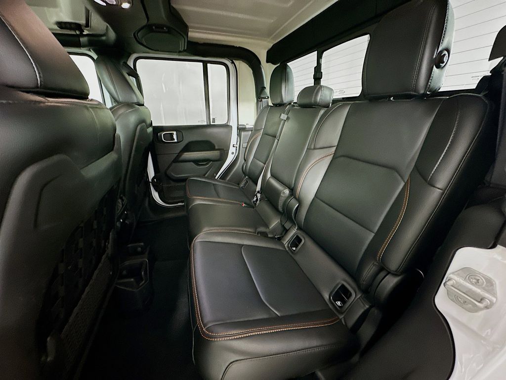 Thumbnail: 2023 Jeep Gladiator - 13