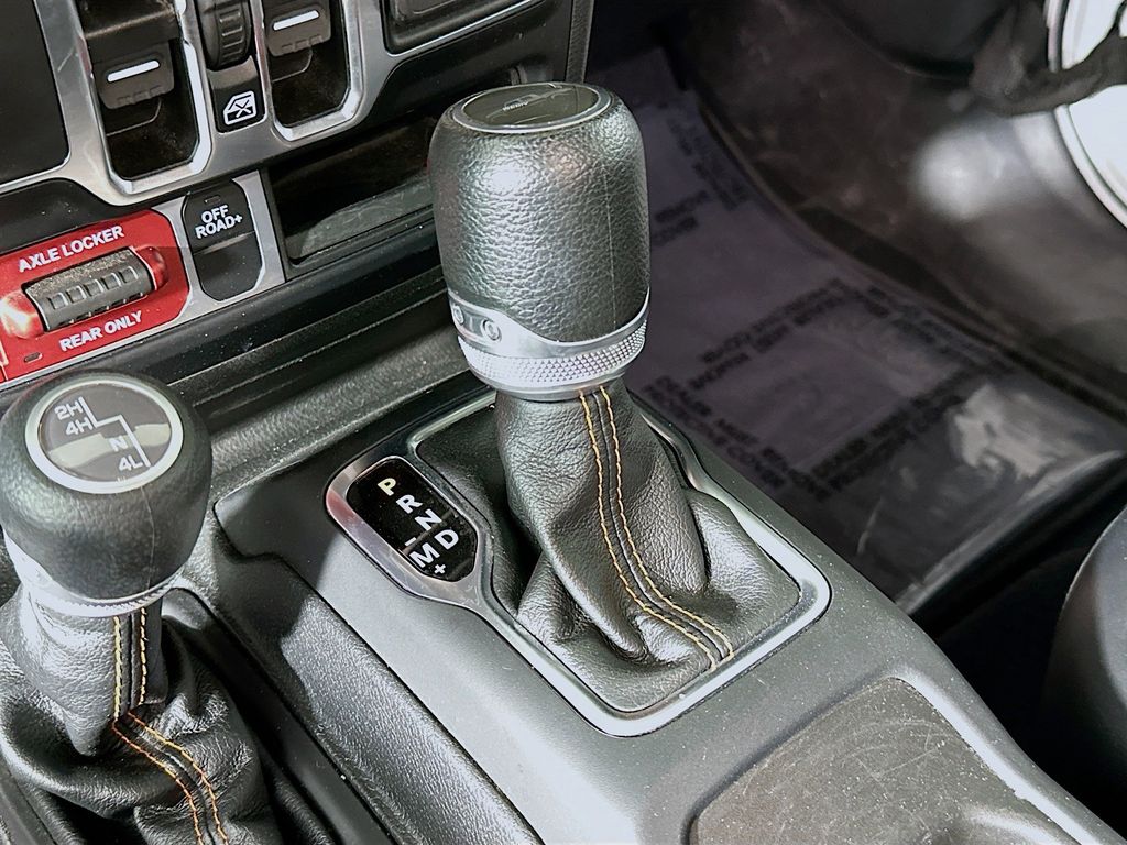 Thumbnail: 2023 Jeep Gladiator - 17