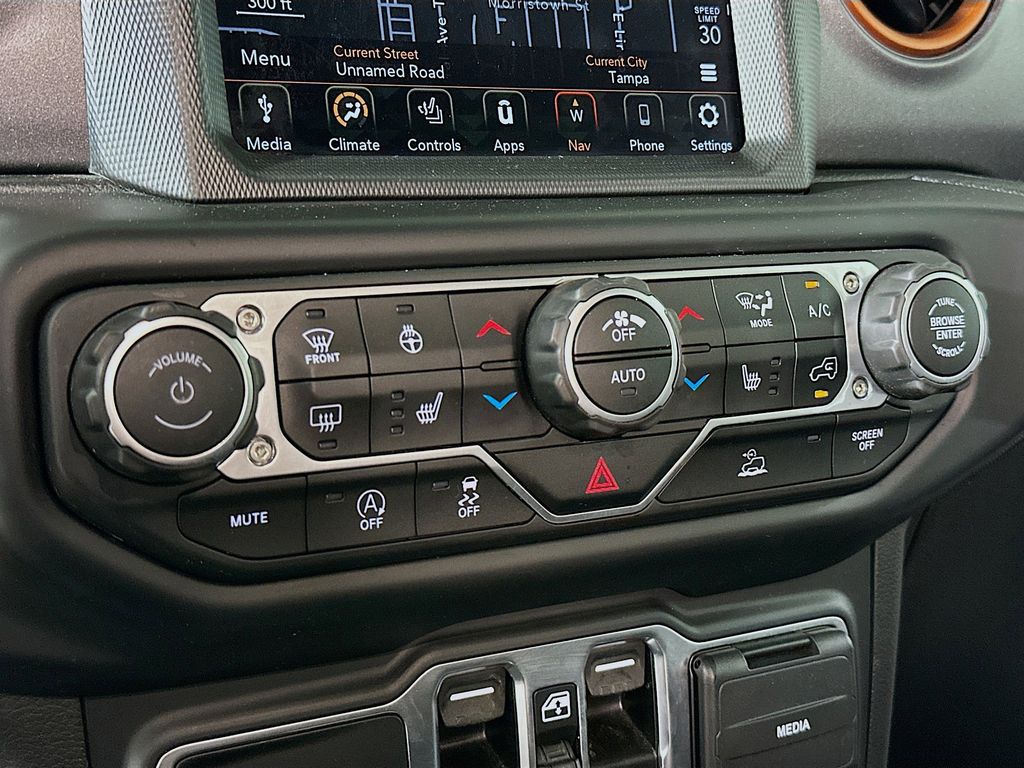 Thumbnail: 2023 Jeep Gladiator - 23