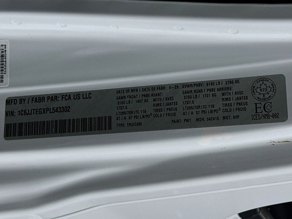 Thumbnail: 2023 Jeep Gladiator - 21