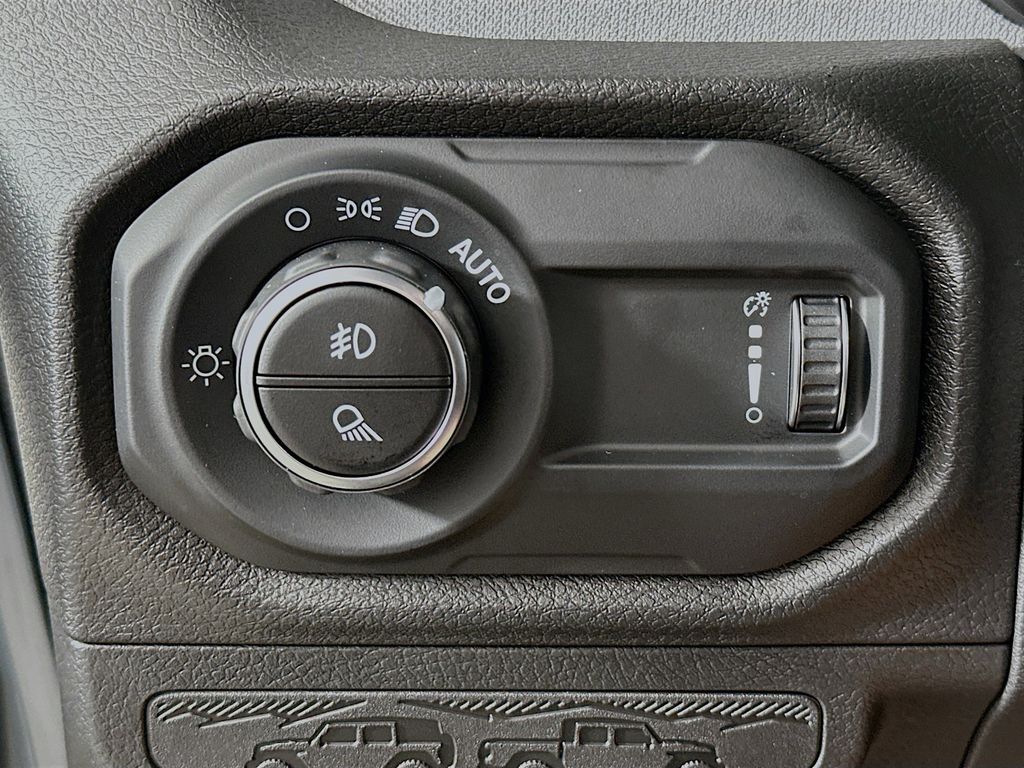 Thumbnail: 2025 Jeep Gladiator - 27