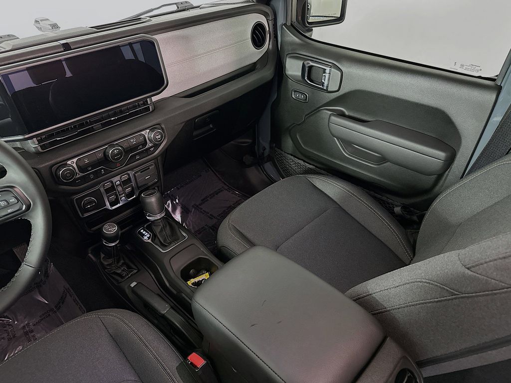 Thumbnail: 2025 Jeep Gladiator - 14