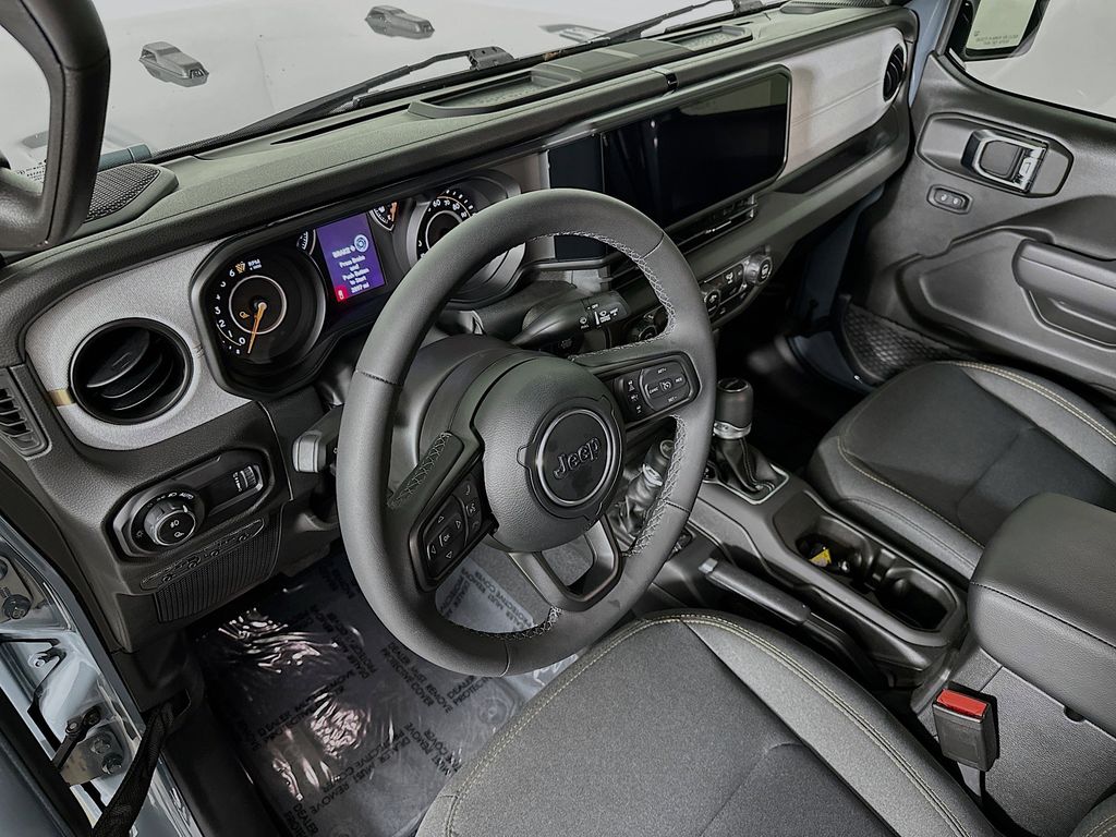 Thumbnail: 2025 Jeep Gladiator - 2
