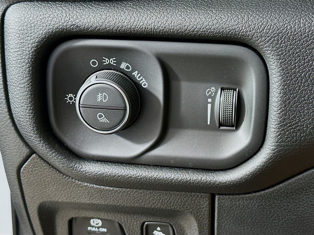 Thumbnail: 2022 RAM 1500 - 28
