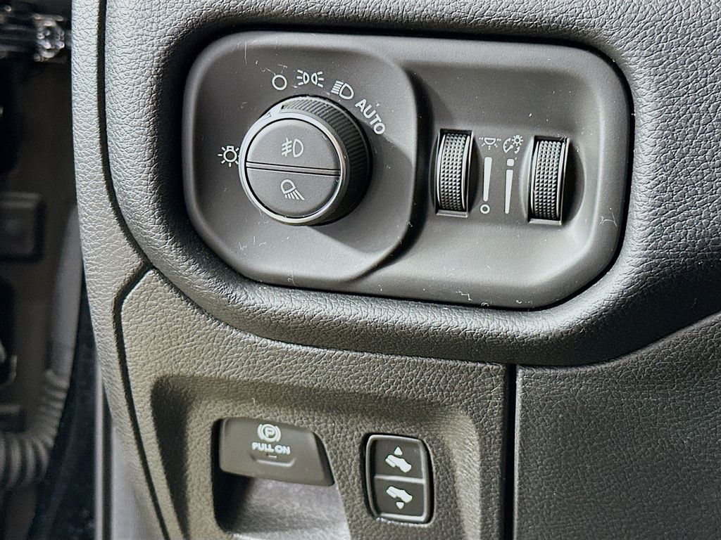 Thumbnail: 2019 RAM 1500 - 27