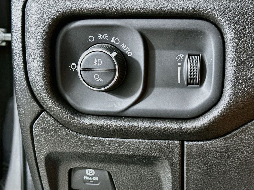 Thumbnail: 2020 RAM 1500 - 28
