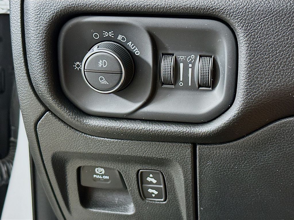 Thumbnail: 2023 RAM 1500 - 26