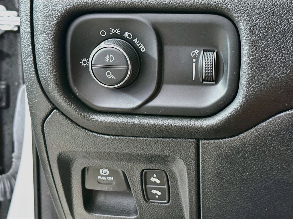 Thumbnail: 2023 RAM 1500 - 27