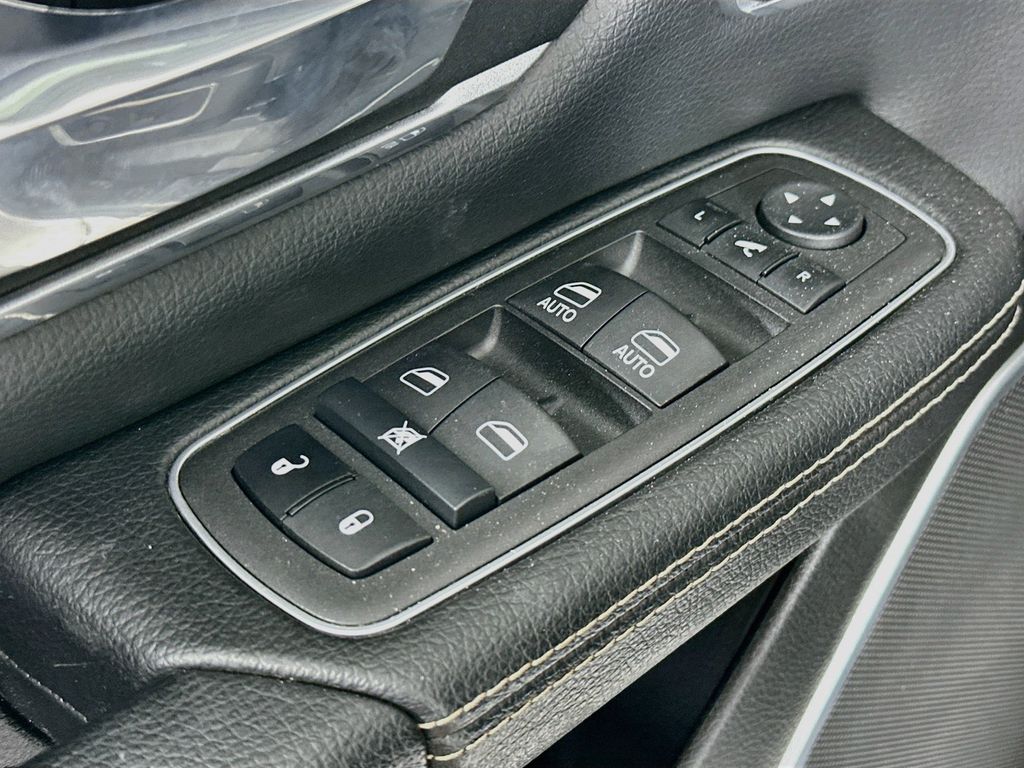 Thumbnail: 2023 RAM 1500 - 28
