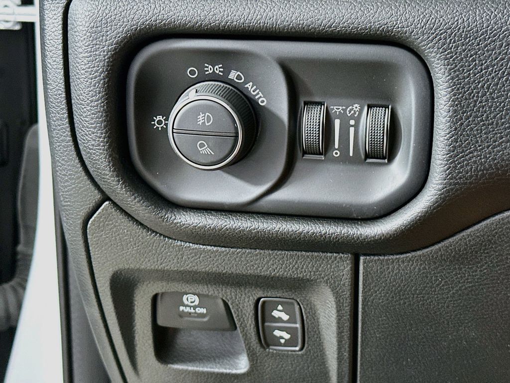 Thumbnail: 2023 RAM 1500 - 25