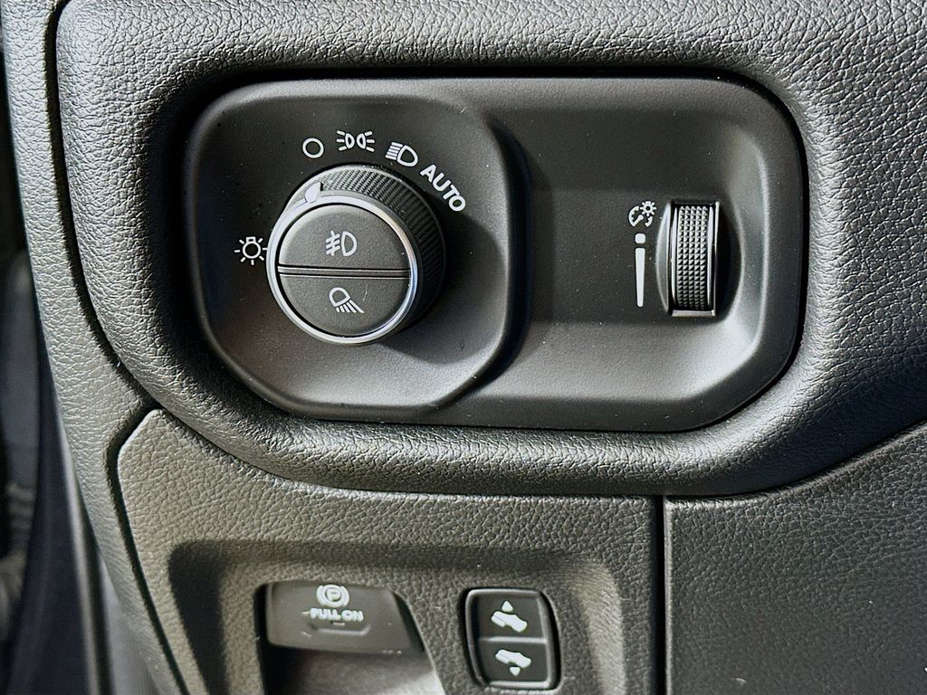 Thumbnail: 2020 RAM 1500 - 27