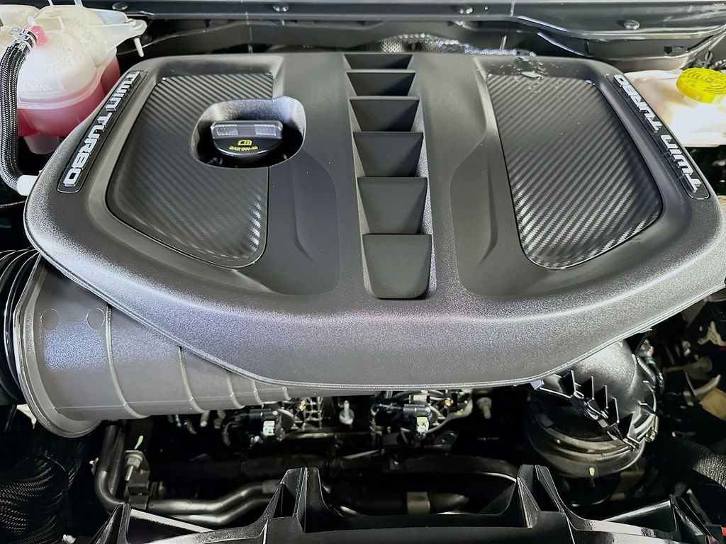 Thumbnail: 2025 RAM 1500 - 9
