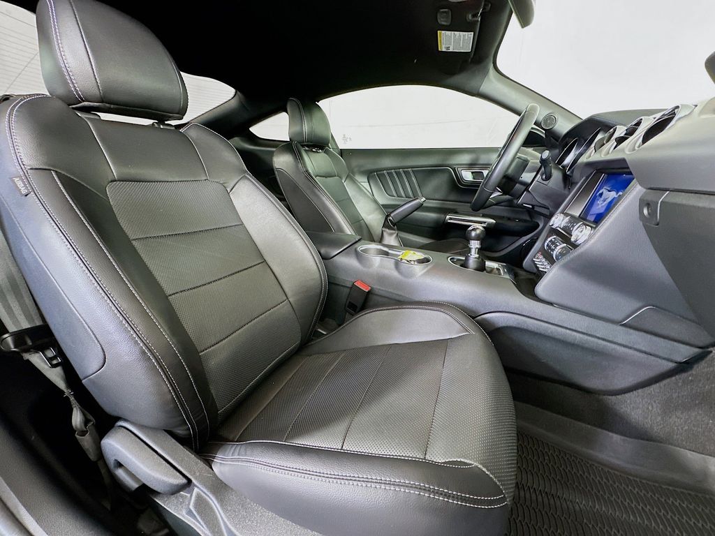 Thumbnail: 2022 Ford Mustang - 12