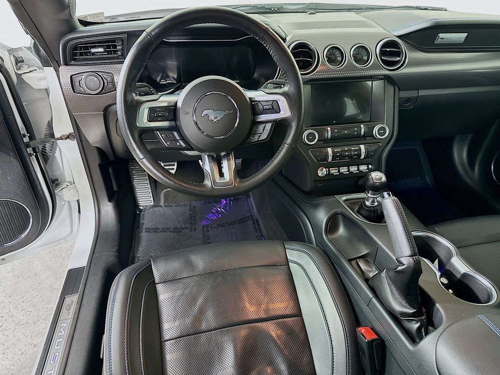 Thumbnail: 2022 Ford Mustang - 10