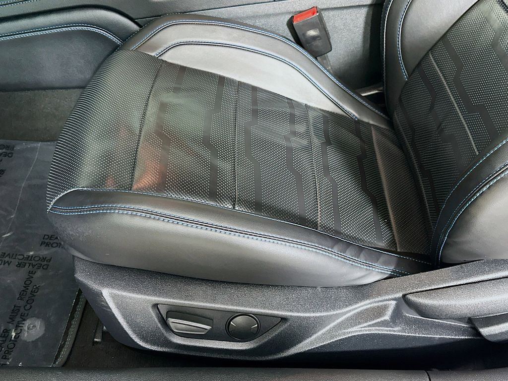 Thumbnail: 2022 Ford Mustang - 30