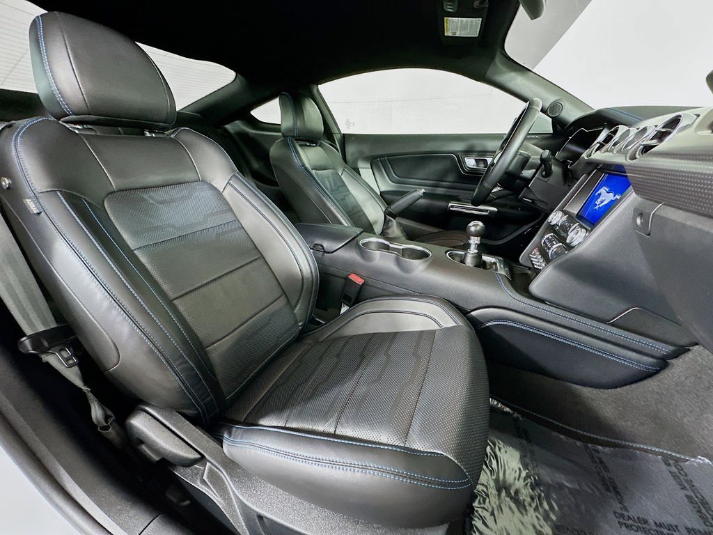 Thumbnail: 2022 Ford Mustang - 12