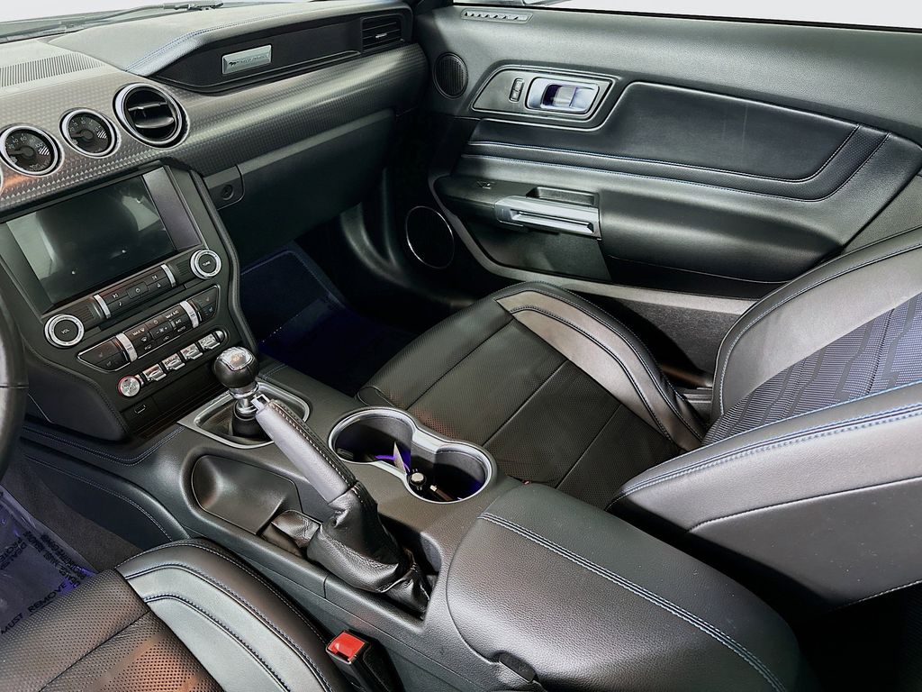 Thumbnail: 2022 Ford Mustang - 17