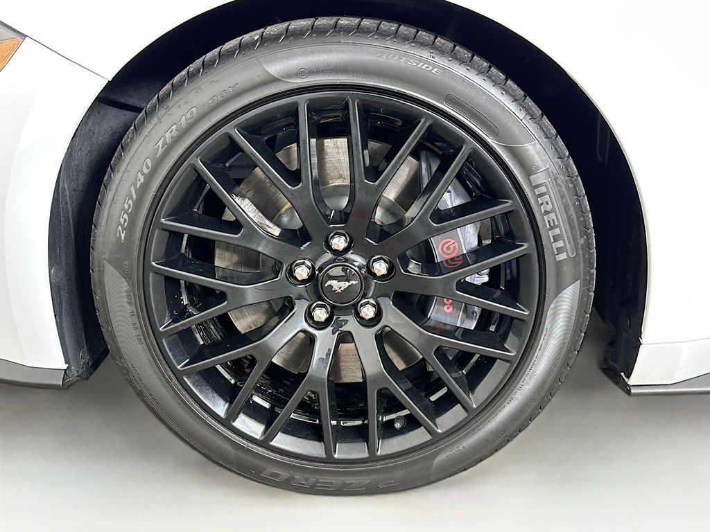 Thumbnail: 2022 Ford Mustang - 8