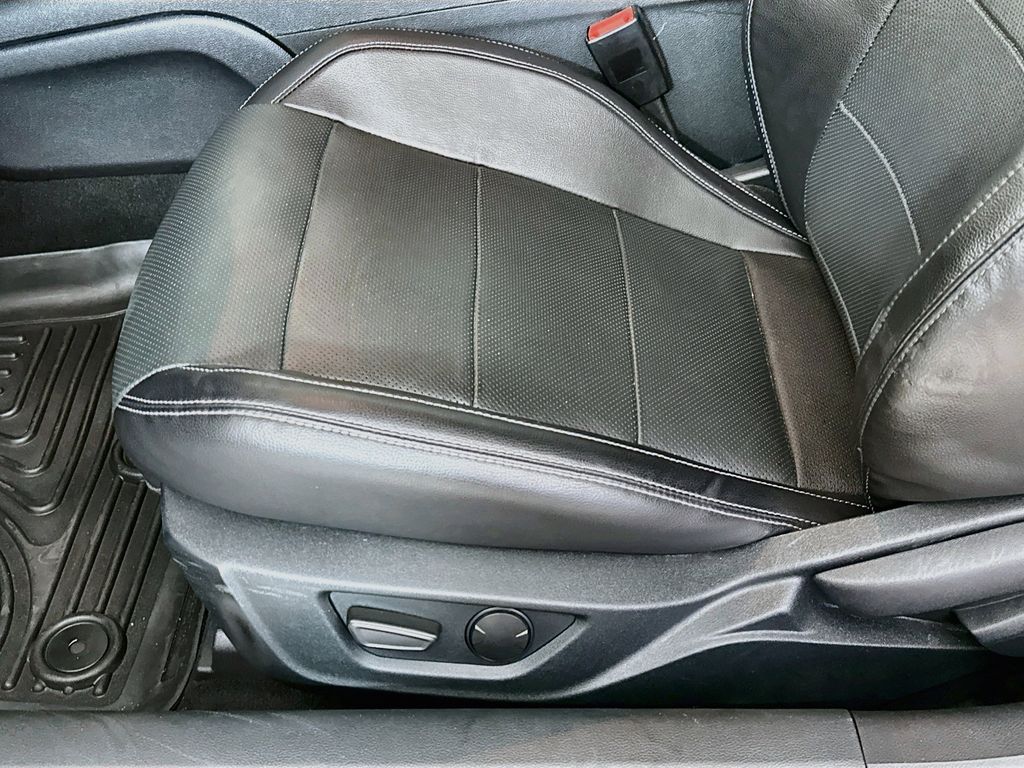 Thumbnail: 2022 Ford Mustang - 31