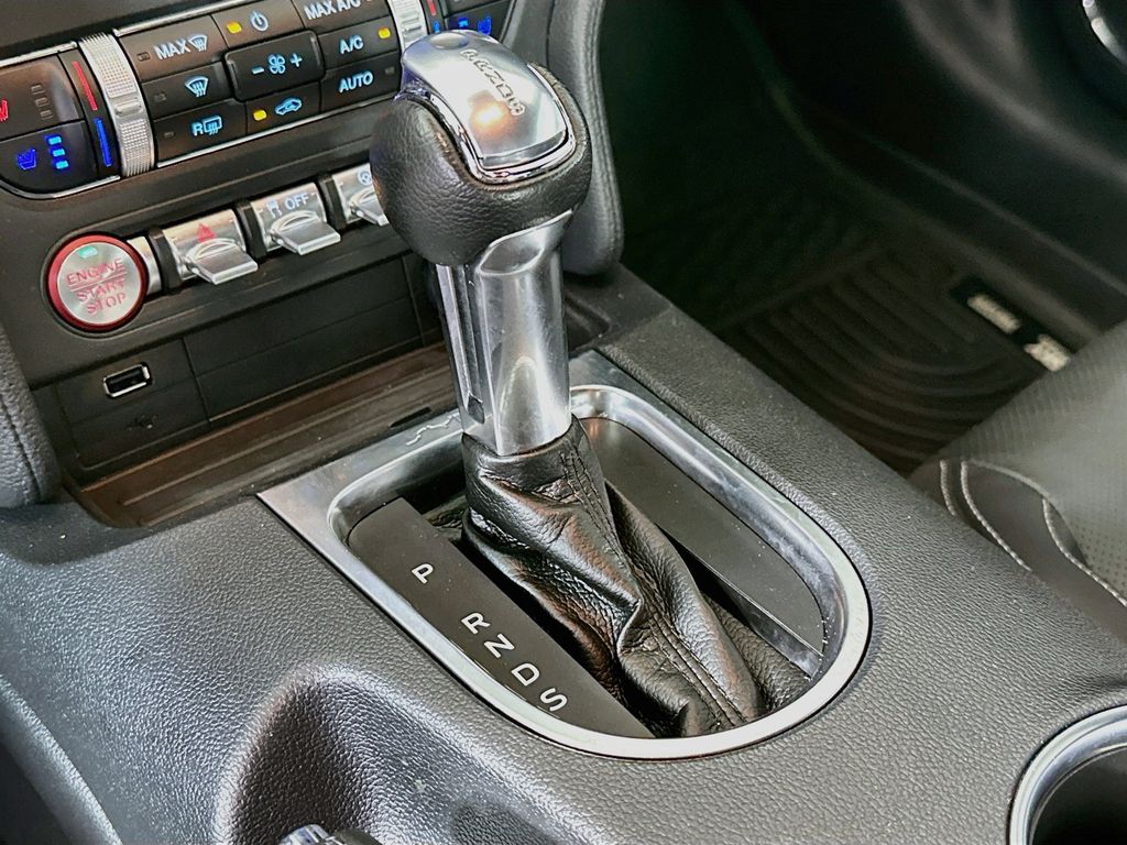 Thumbnail: 2022 Ford Mustang - 22