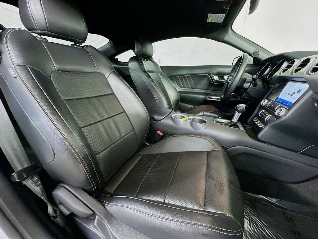 Thumbnail: 2022 Ford Mustang - 11