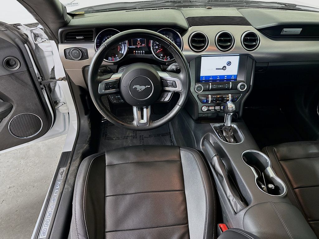 Thumbnail: 2022 Ford Mustang - 9