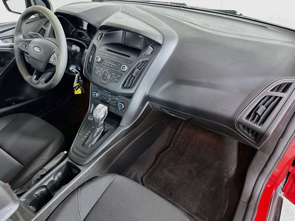 Thumbnail: 2016 Ford Focus - 31