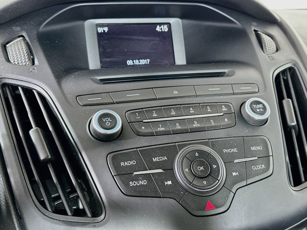 Thumbnail: 2016 Ford Focus - 15