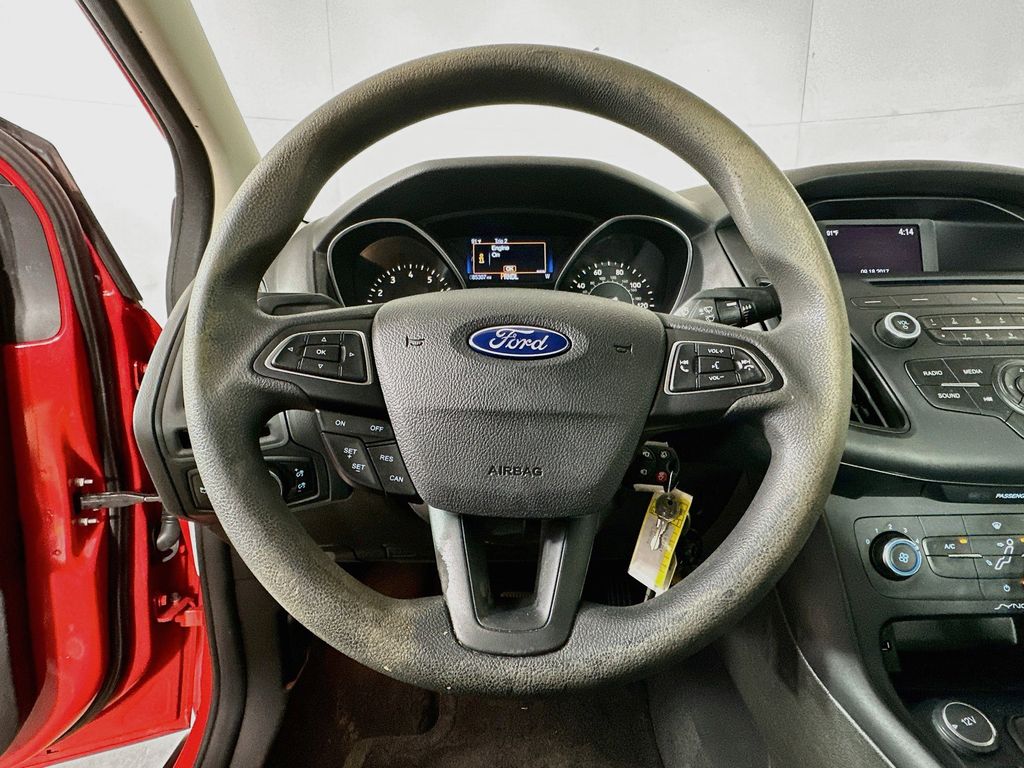 Thumbnail: 2016 Ford Focus - 14