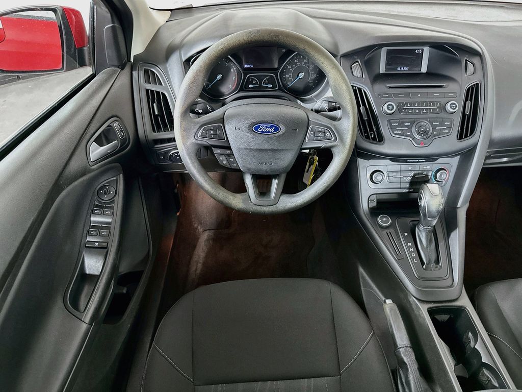 Thumbnail: 2016 Ford Focus - 9