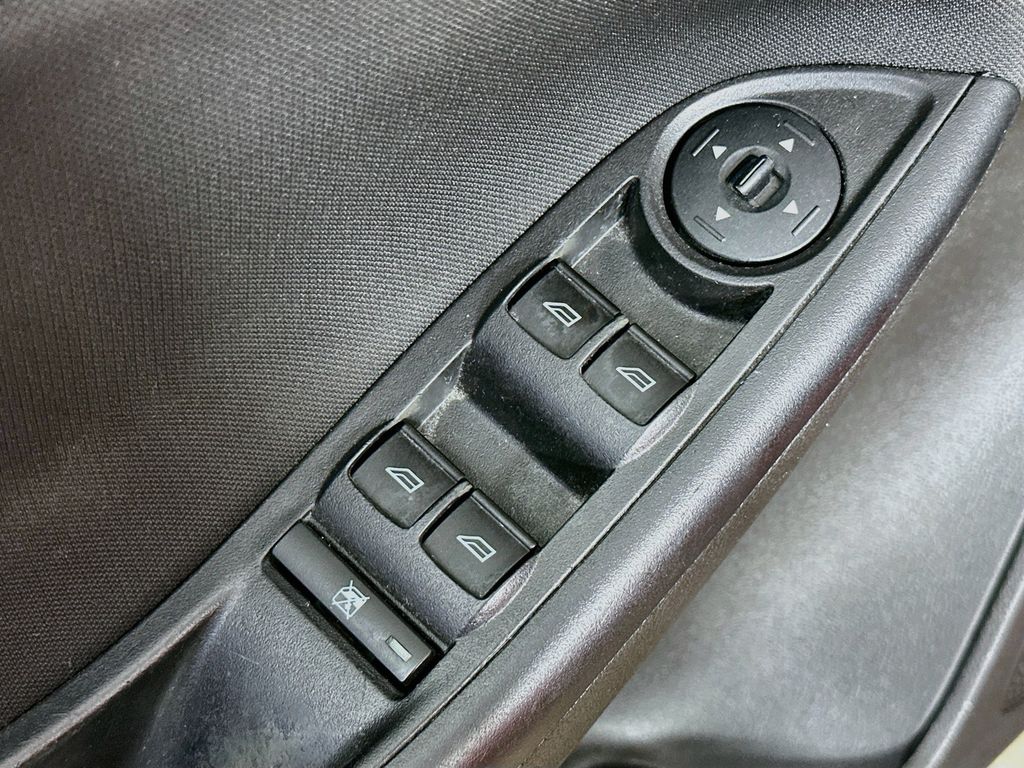 Thumbnail: 2016 Ford Focus - 28